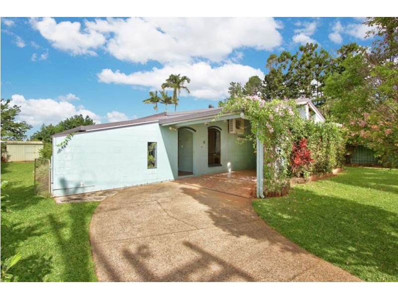 8 Ethel Close, Redlynch QLD 4870