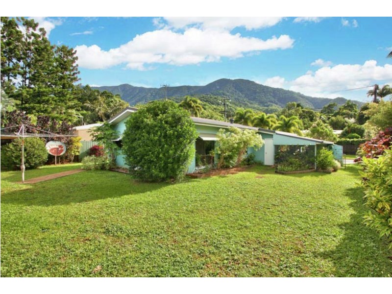 8 Ethel Close, Redlynch QLD 4870