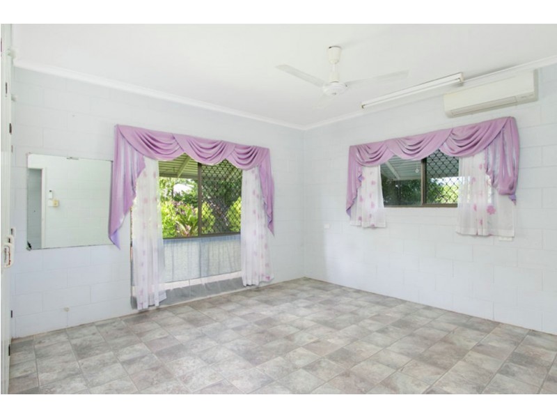 8 Ethel Close, Redlynch QLD 4870