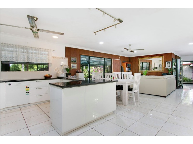 9-13 Oleander Street, Holloways Beach QLD 4878