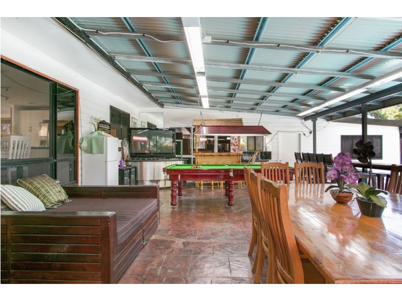 9-13 Oleander Street, Holloways Beach QLD 4878