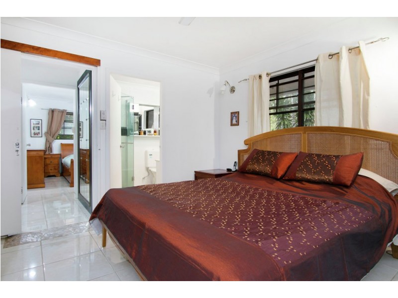 9-13 Oleander Street, Holloways Beach QLD 4878