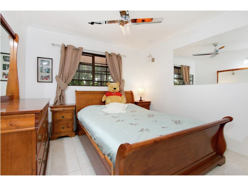 9-13 Oleander Street, Holloways Beach QLD 4878