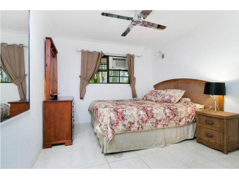 9-13 Oleander Street, Holloways Beach QLD 4878