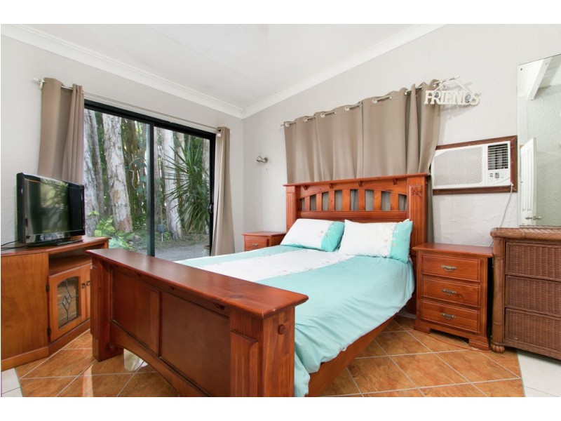 9-13 Oleander Street, Holloways Beach QLD 4878