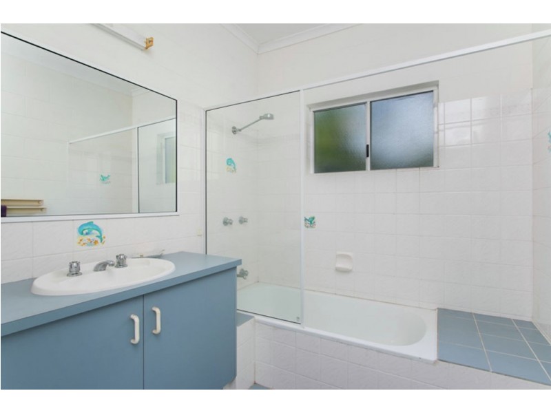 10 Limpet Close, Trinity Beach QLD 4879