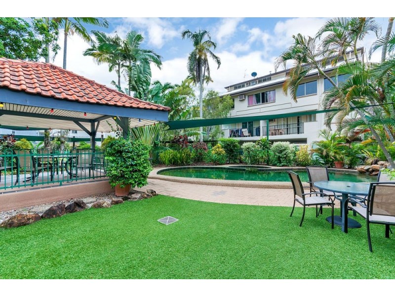 23/239 Lake Street, Cairns North QLD 4870