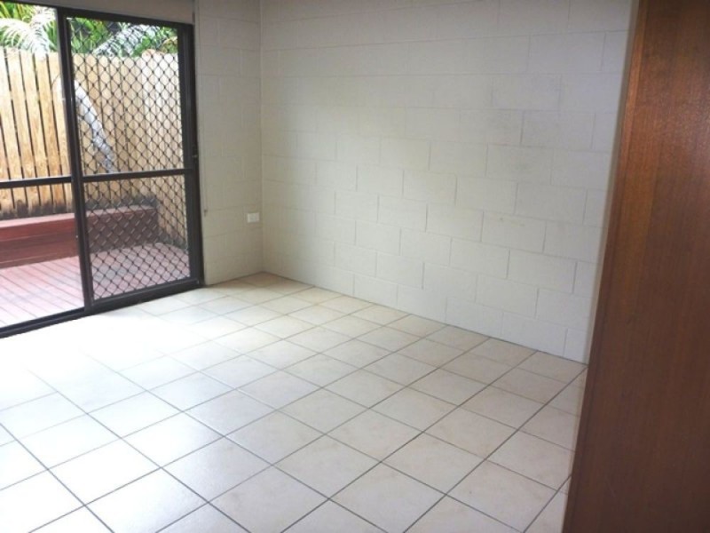 2/21 Balaclava Road, Earlville QLD 4870