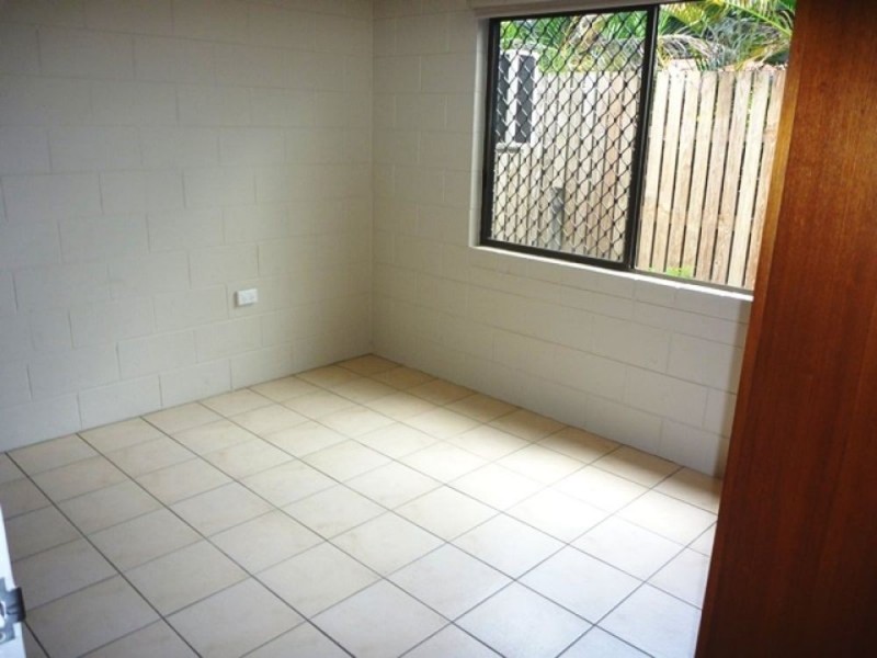 2/21 Balaclava Road, Earlville QLD 4870