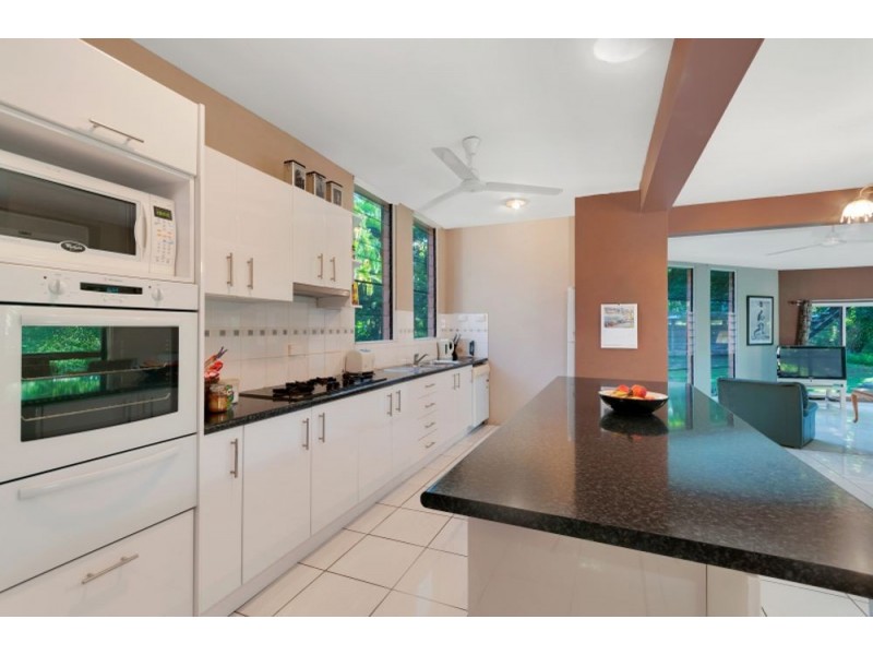 8 Sandwich Street, Kamerunga QLD 4870