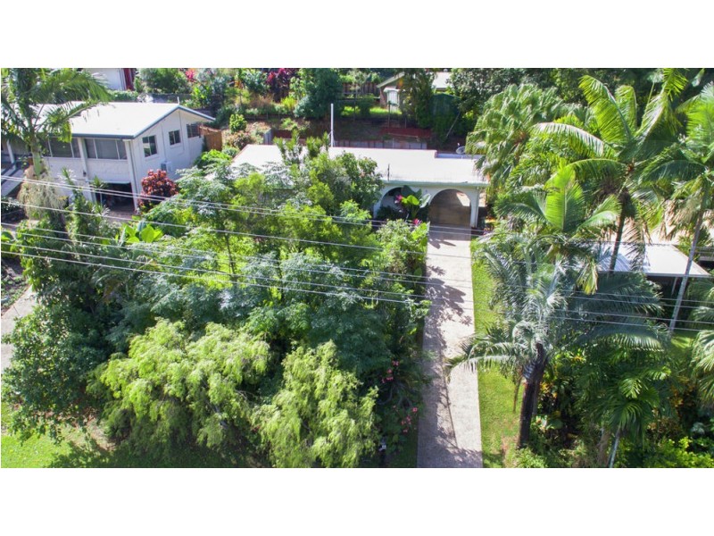 8 Bremner Street, Mooroobool QLD 4870