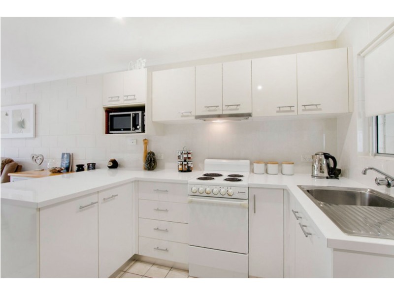 1/473 McCoombe Street, Mooroobool QLD 4870