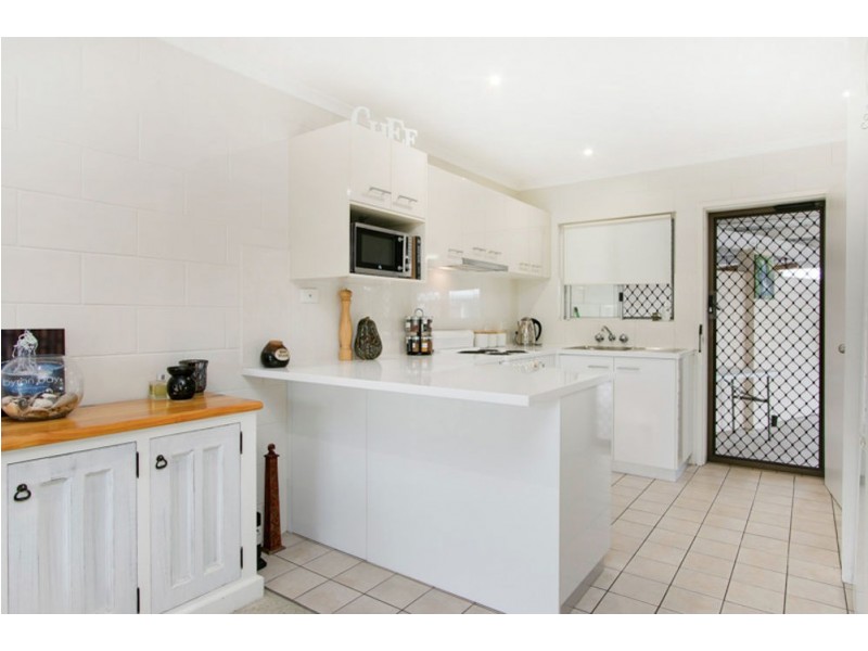 1/473 McCoombe Street, Mooroobool QLD 4870