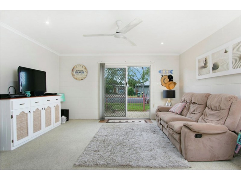 1/473 McCoombe Street, Mooroobool QLD 4870