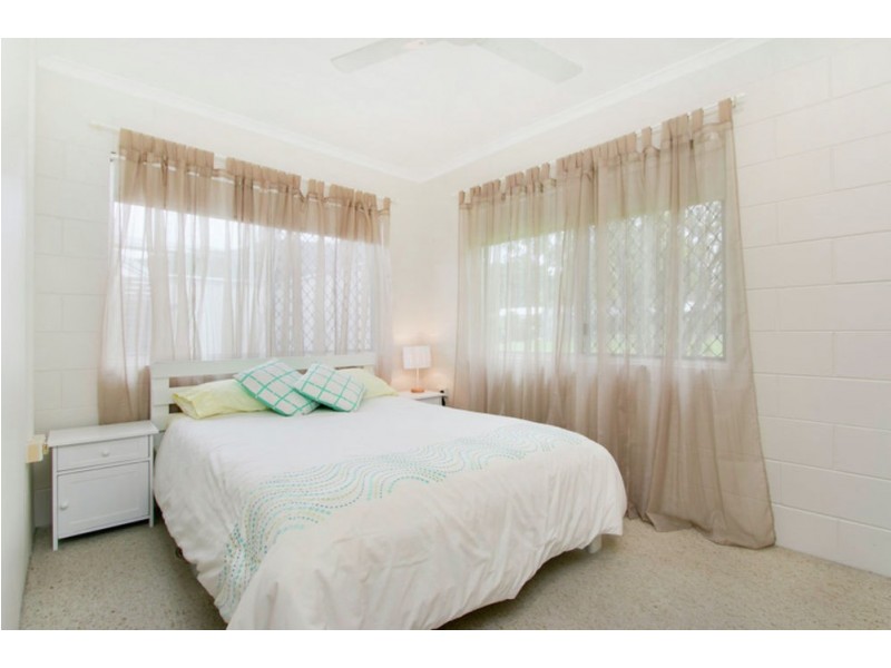 1/473 McCoombe Street, Mooroobool QLD 4870