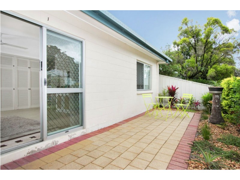 1/473 McCoombe Street, Mooroobool QLD 4870
