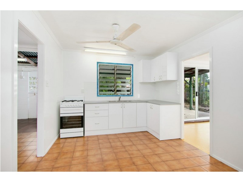 55 Waite Street, Machans Beach QLD 4878