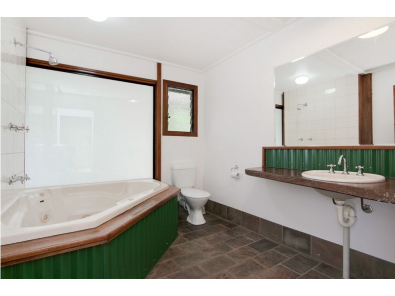 55 Waite Street, Machans Beach QLD 4878