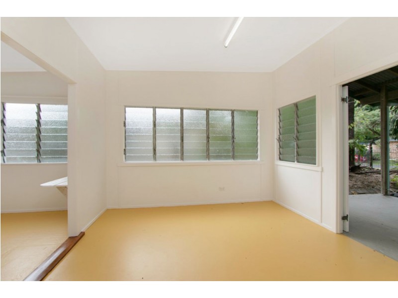 55 Waite Street, Machans Beach QLD 4878