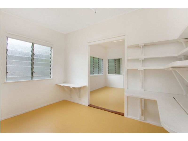 55 Waite Street, Machans Beach QLD 4878