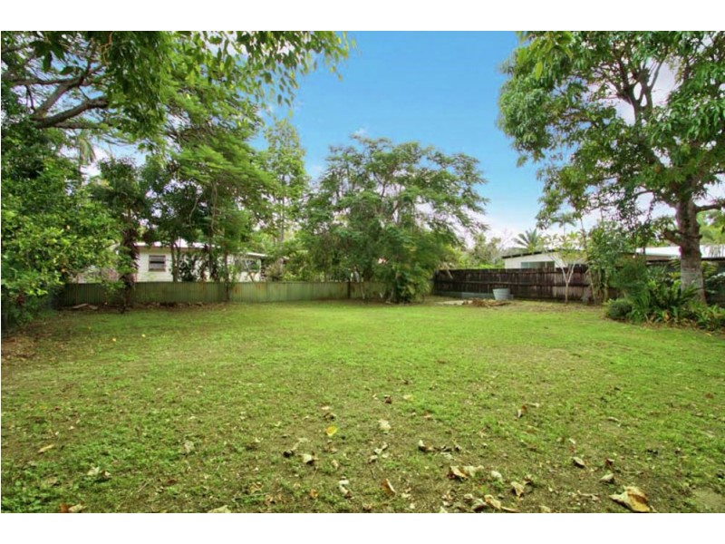 55 Waite Street, Machans Beach QLD 4878