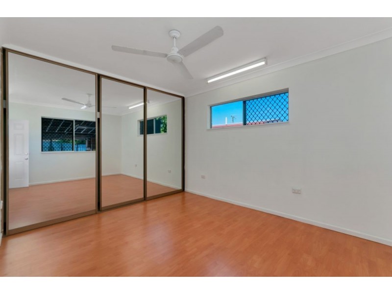 10 Coral Close, Woree QLD 4868