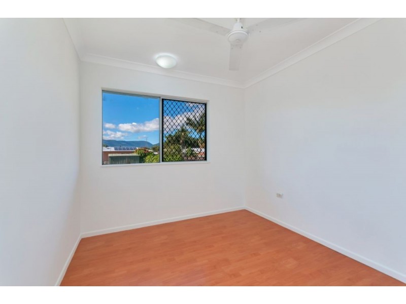 10 Coral Close, Woree QLD 4868