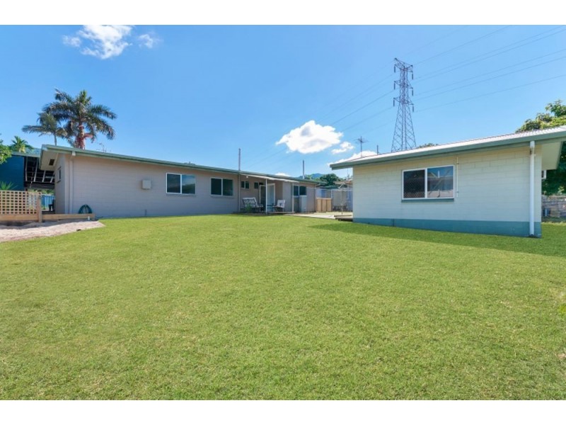 10 Coral Close, Woree QLD 4868
