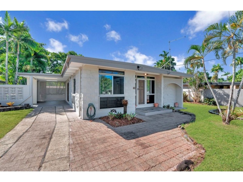20 Zamia Street, Holloways Beach QLD 4878