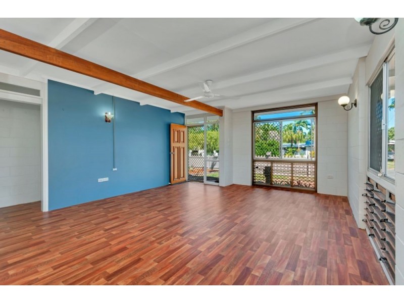20 Zamia Street, Holloways Beach QLD 4878