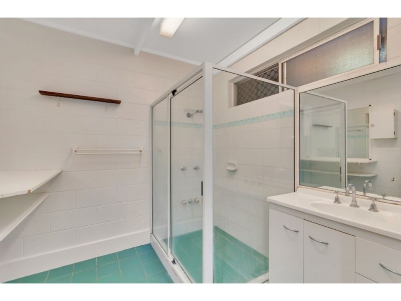 20 Zamia Street, Holloways Beach QLD 4878