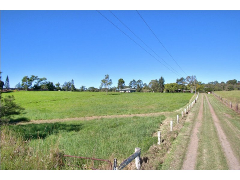 166 McLeish Road, Lake Eacham QLD 4884