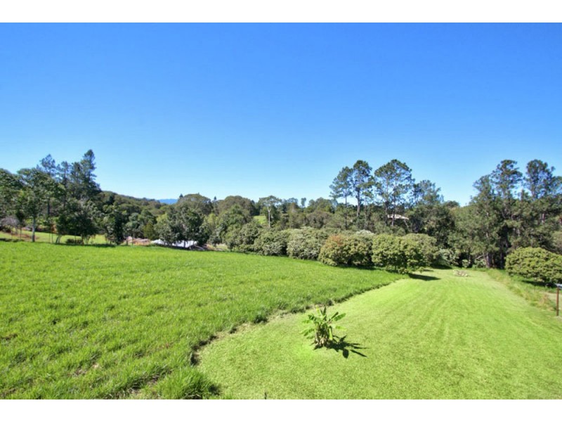 166 McLeish Road, Lake Eacham QLD 4884