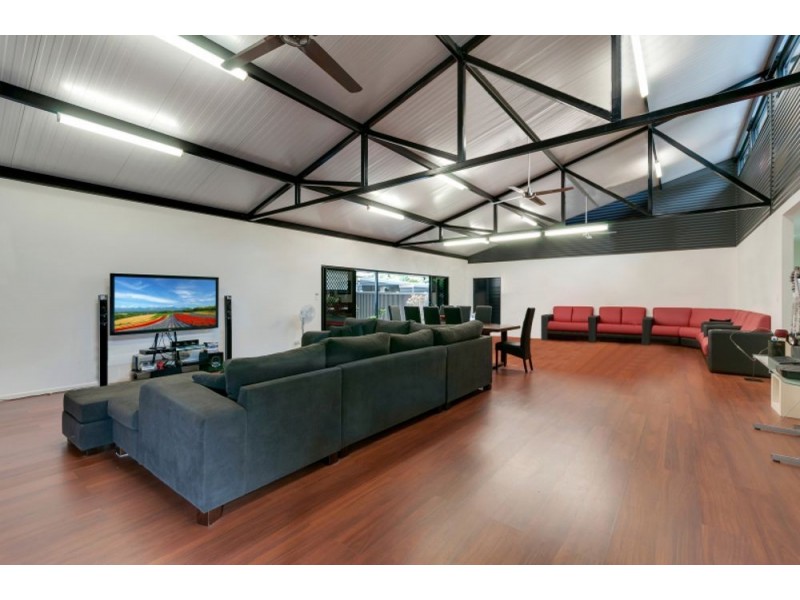 13 Sennfeld Close, Palm Cove QLD 4879