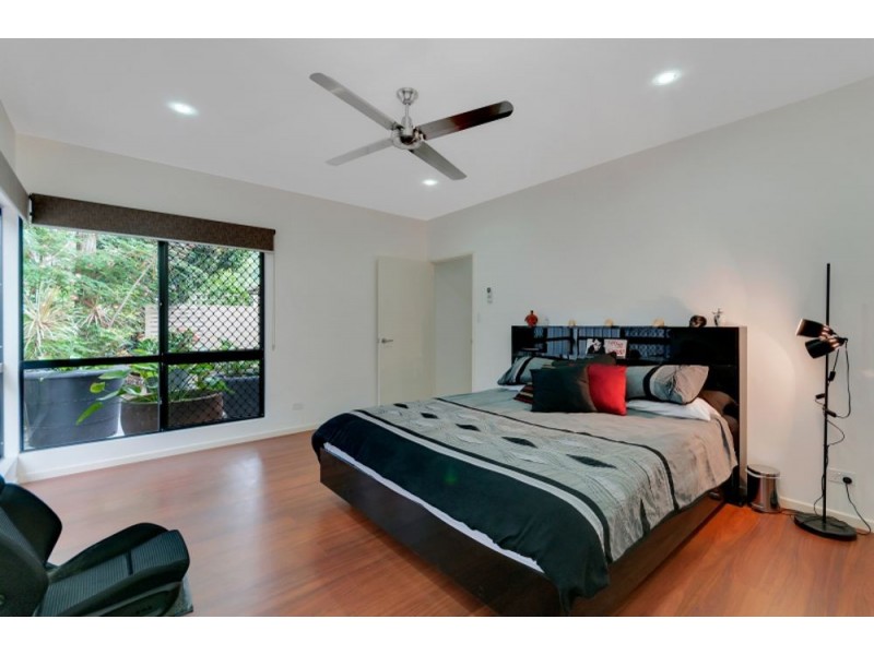 13 Sennfeld Close, Palm Cove QLD 4879