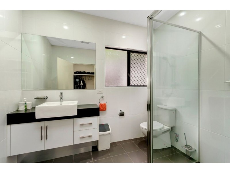 13 Sennfeld Close, Palm Cove QLD 4879