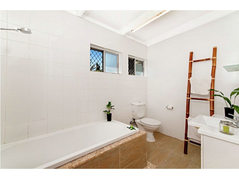 36 Yurongi Street, Caravonica QLD 4878