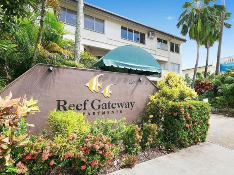 21/239 Lake Street, Cairns QLD 4870