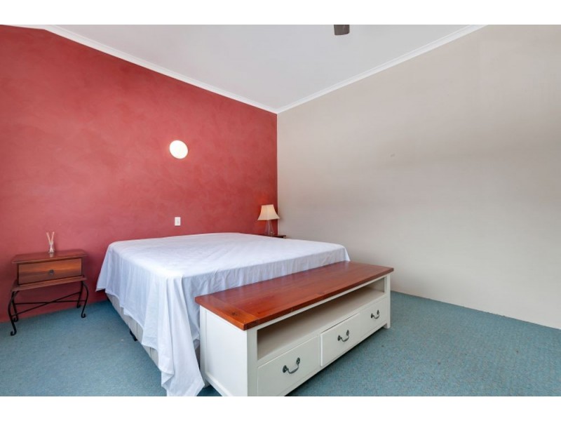 21/239 Lake Street, Cairns QLD 4870