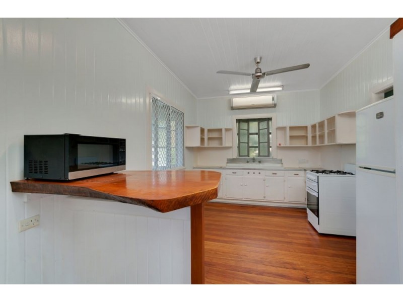 25 Lily Street, Cairns North QLD 4870