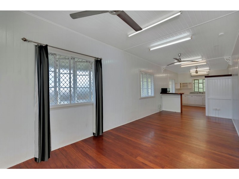 25 Lily Street, Cairns North QLD 4870