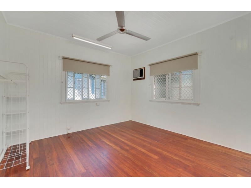 25 Lily Street, Cairns North QLD 4870