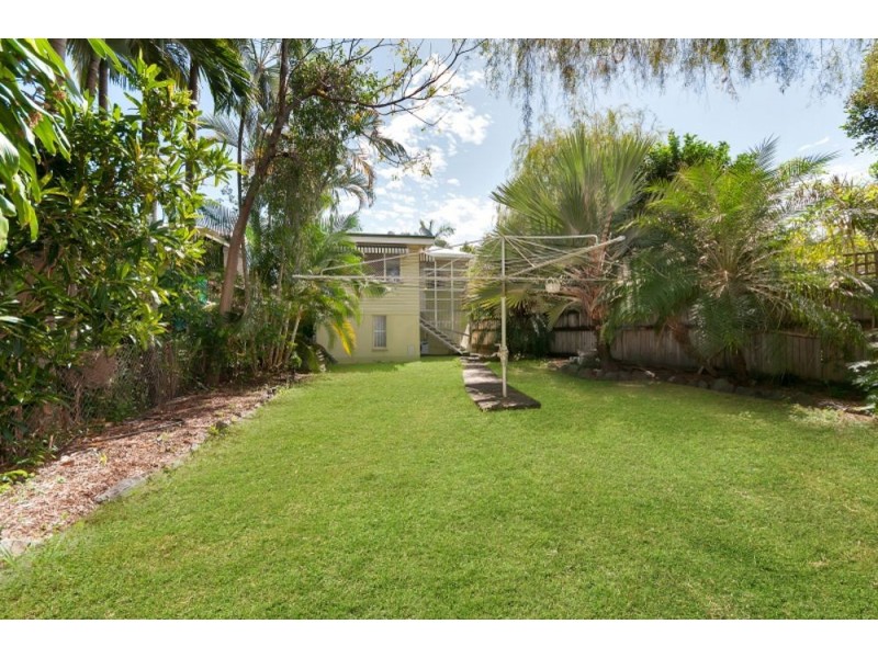 25 Lily Street, Cairns North QLD 4870
