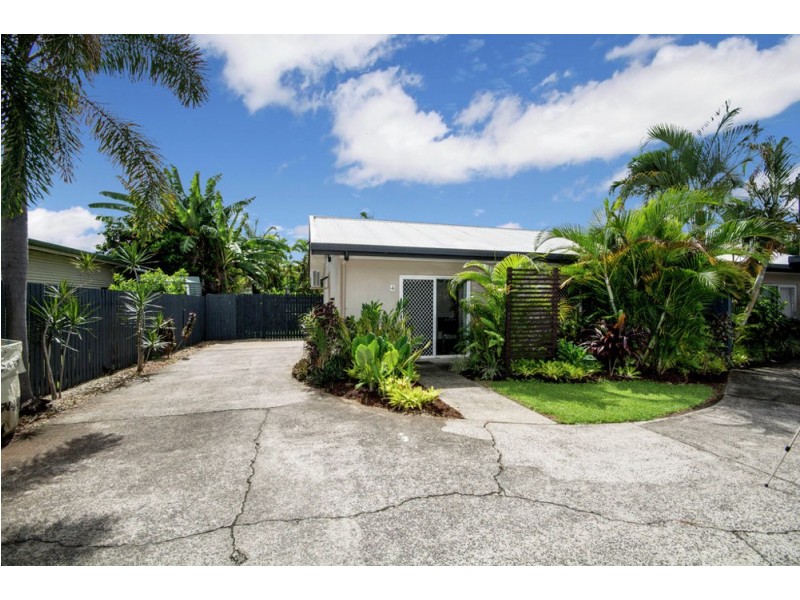 4/4 Golden Grove, Bentley Park QLD 4869