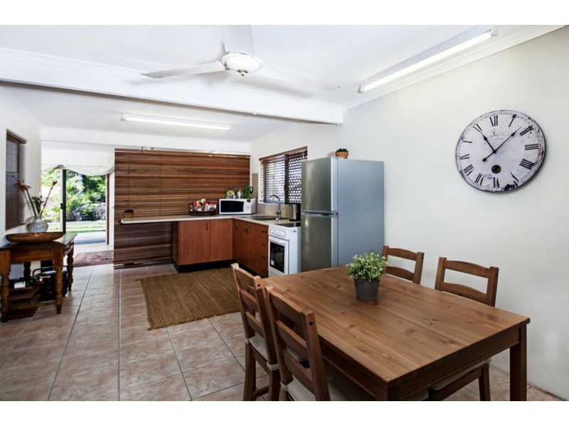 6 Baway Close, Caravonica QLD 4878