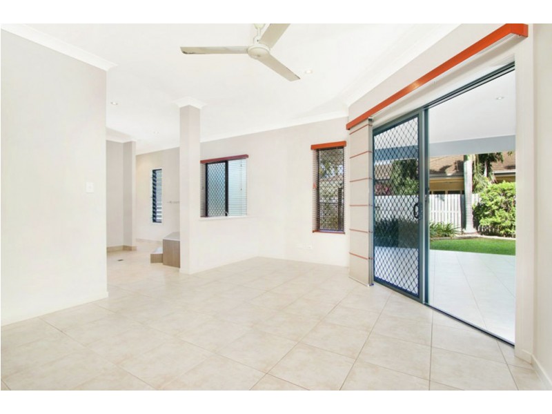 20 Iridescent Close, Trinity Park QLD 4879