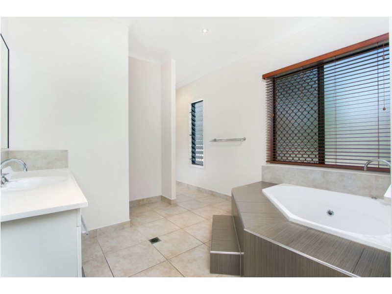 20 Iridescent Close, Trinity Park QLD 4879