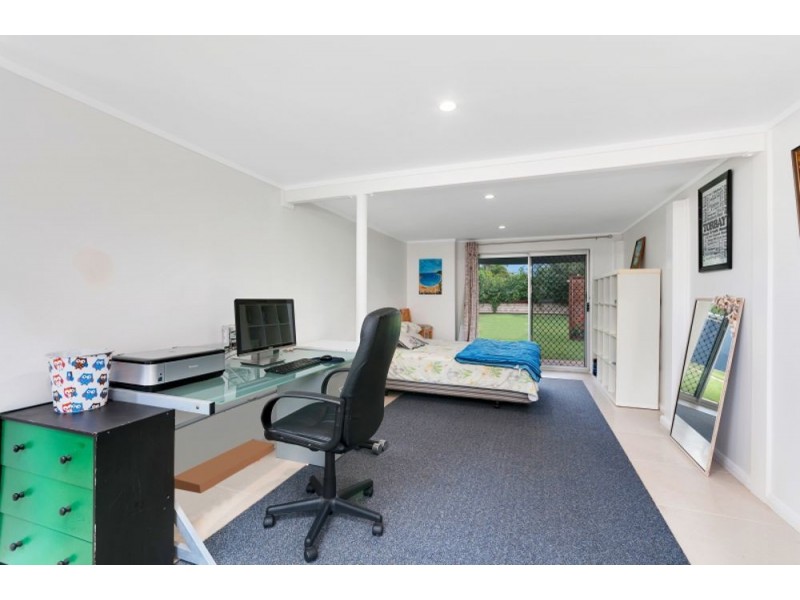 259 Pease Street, Edge Hill QLD 4870