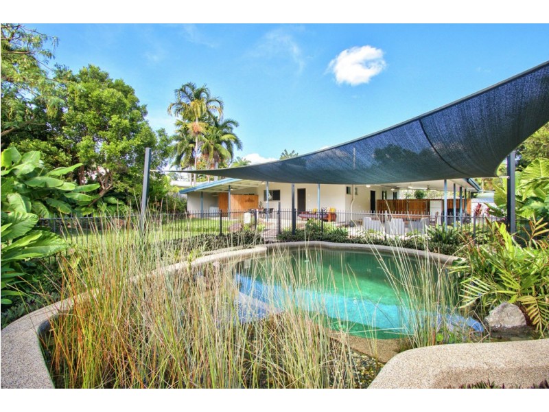 5 Boroko Close, Trinity Beach QLD 4879