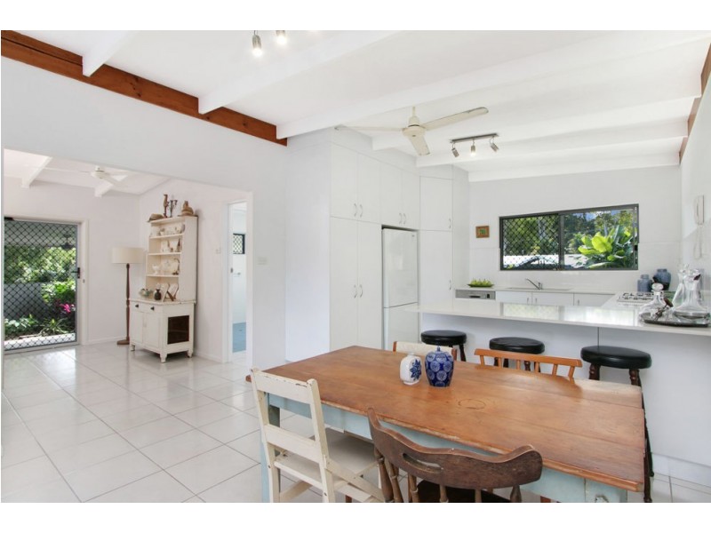 5 Boroko Close, Trinity Beach QLD 4879